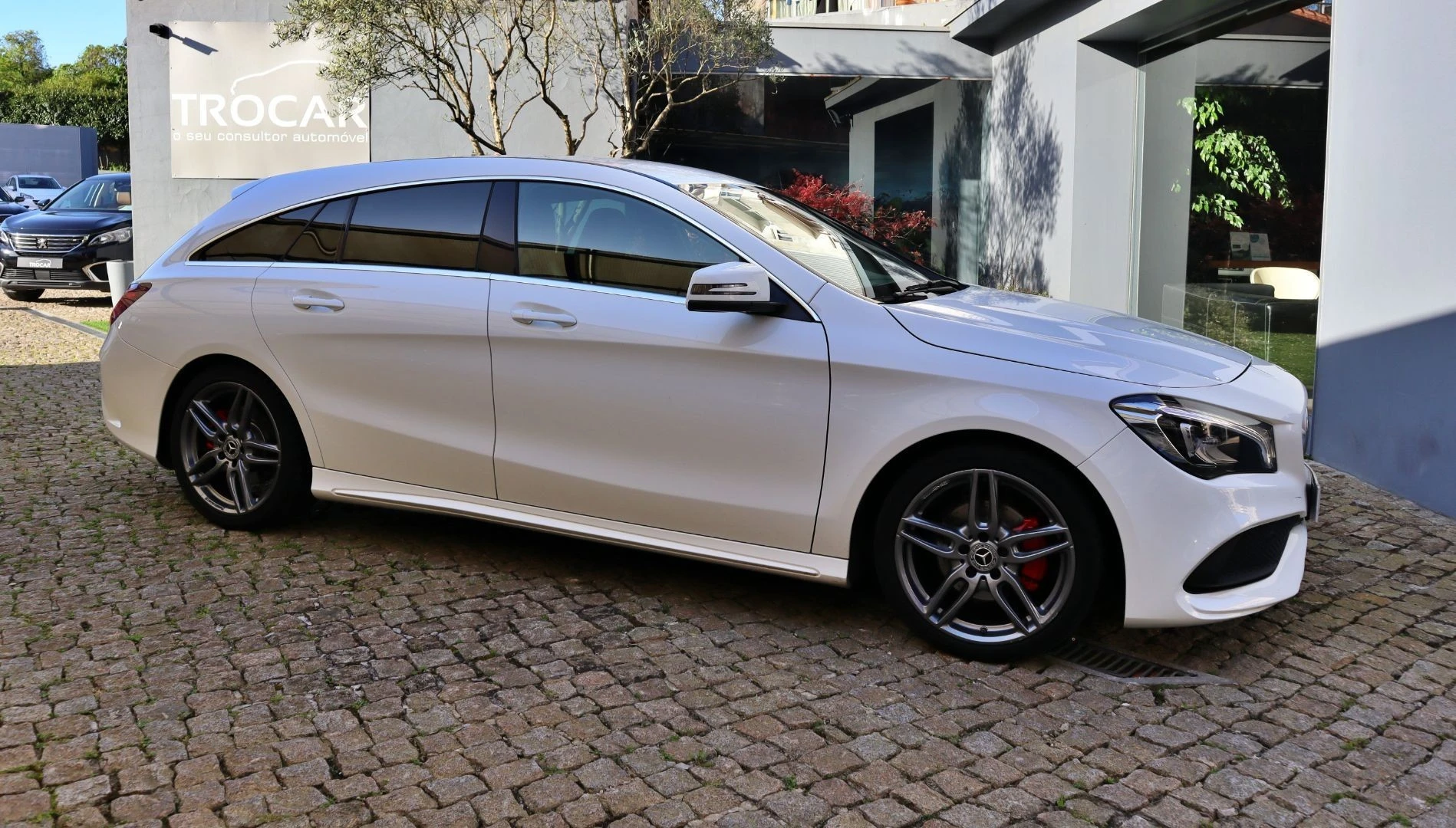 Mercedes-Benz CLA 200 d Shooting Brake AMG Line Aut.