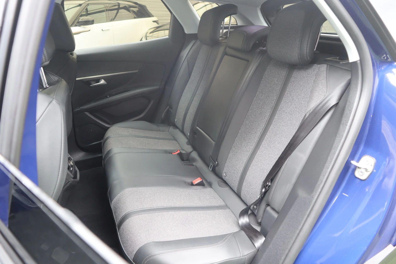 Peugeot 3008 1.5 BlueHDi Allure EAT8