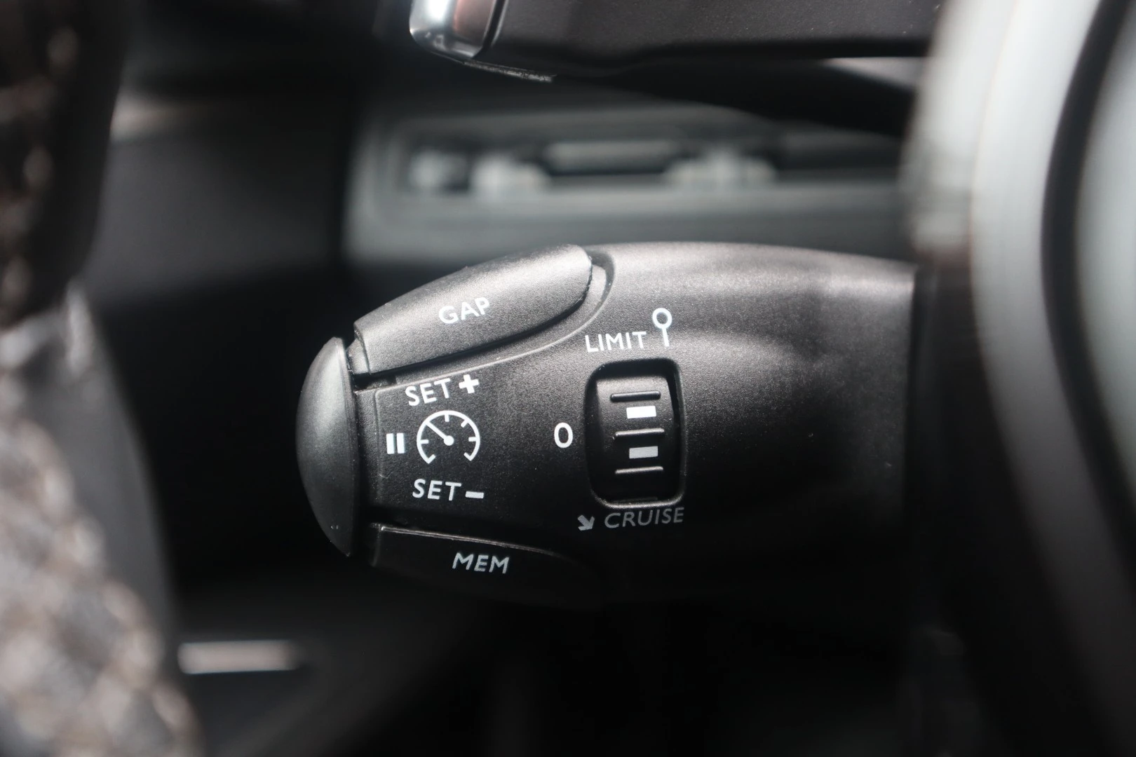 Peugeot 3008 1.5 BlueHDi Allure EAT8