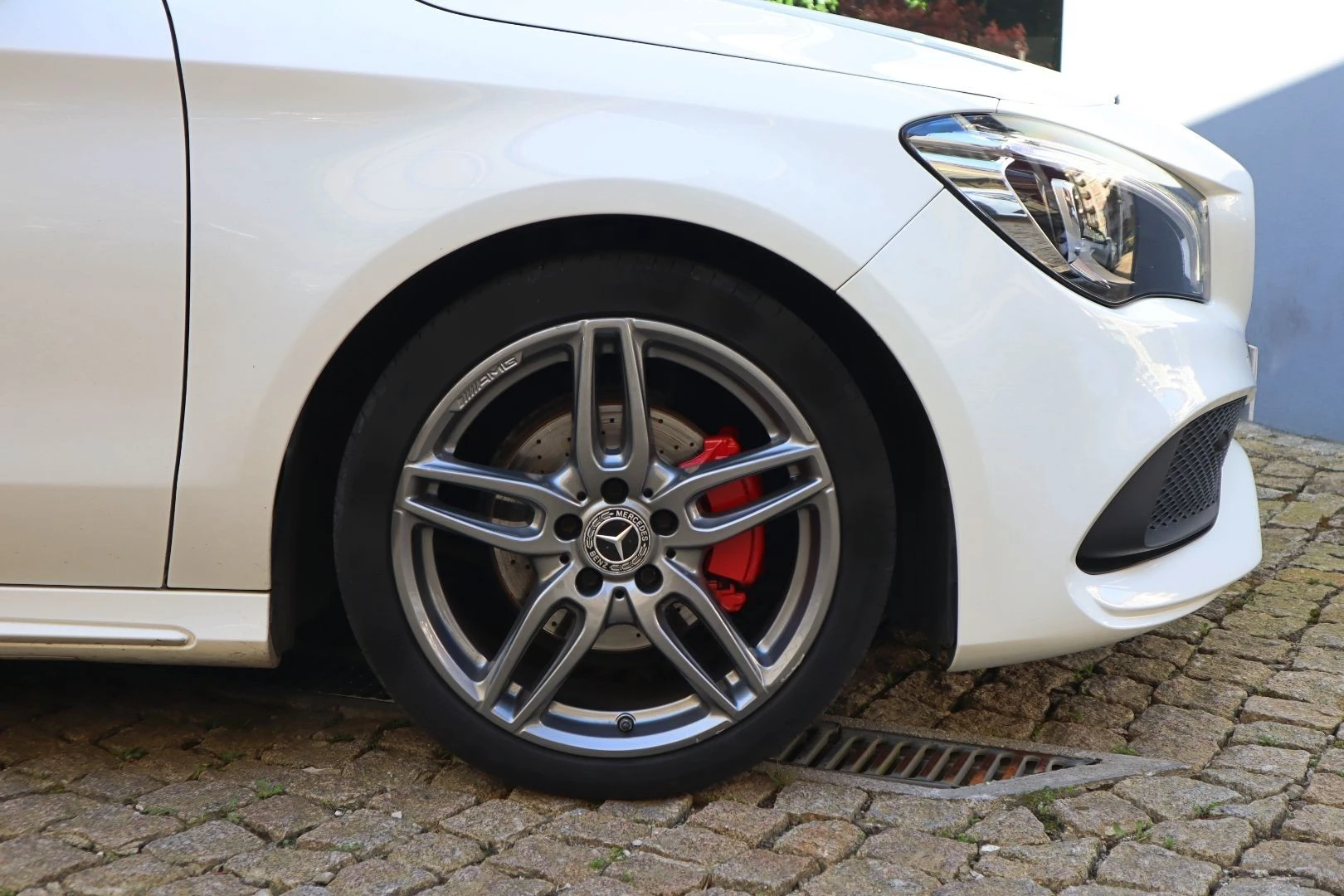 Mercedes-Benz CLA 200 d Shooting Brake AMG Line Aut.