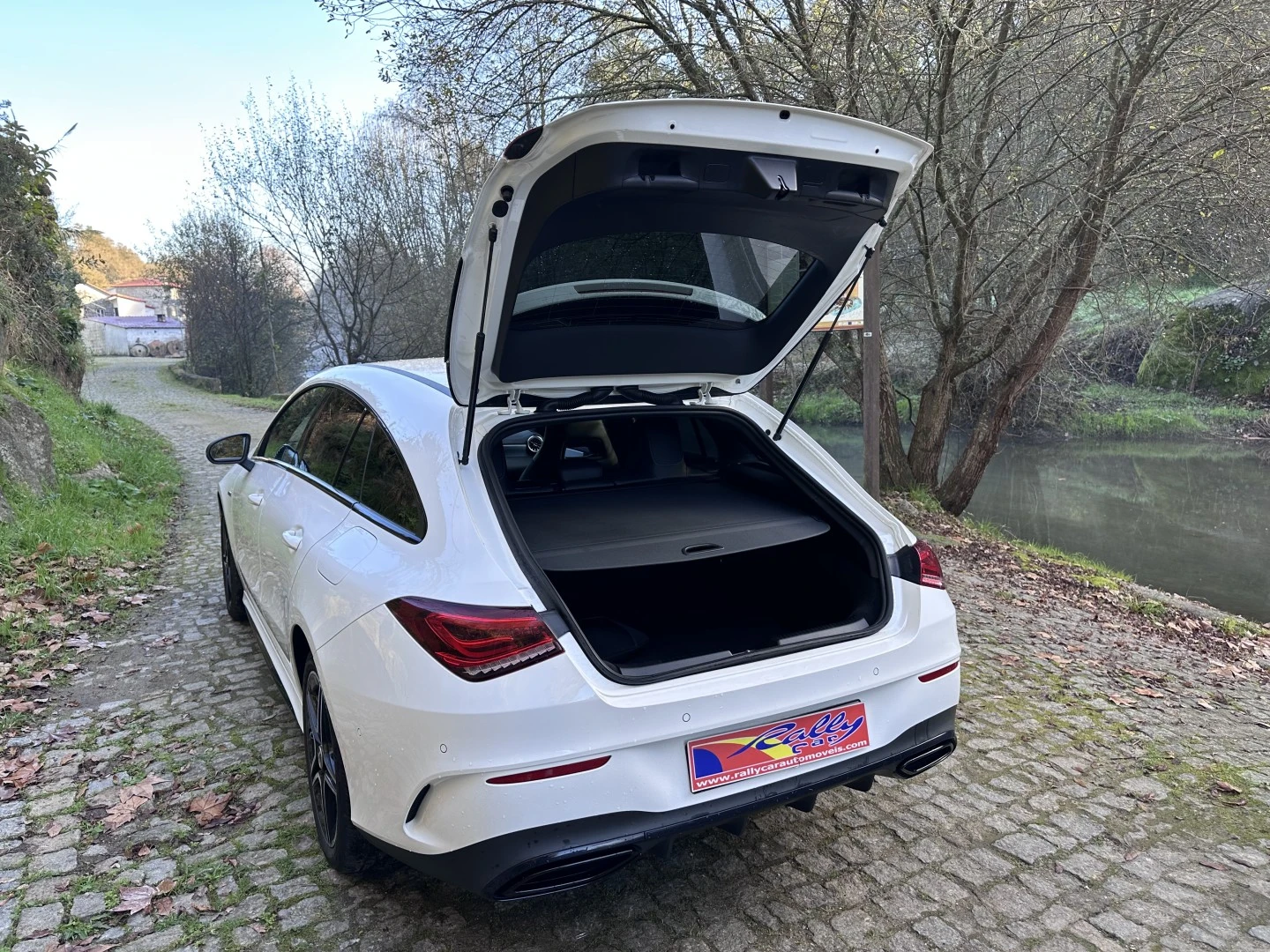 Mercedes-Benz CLA 250 e Shooting Brake AMG Line