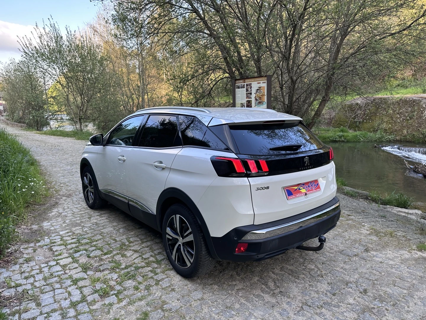 Peugeot 3008 1.2 PureTech Allure EAT8