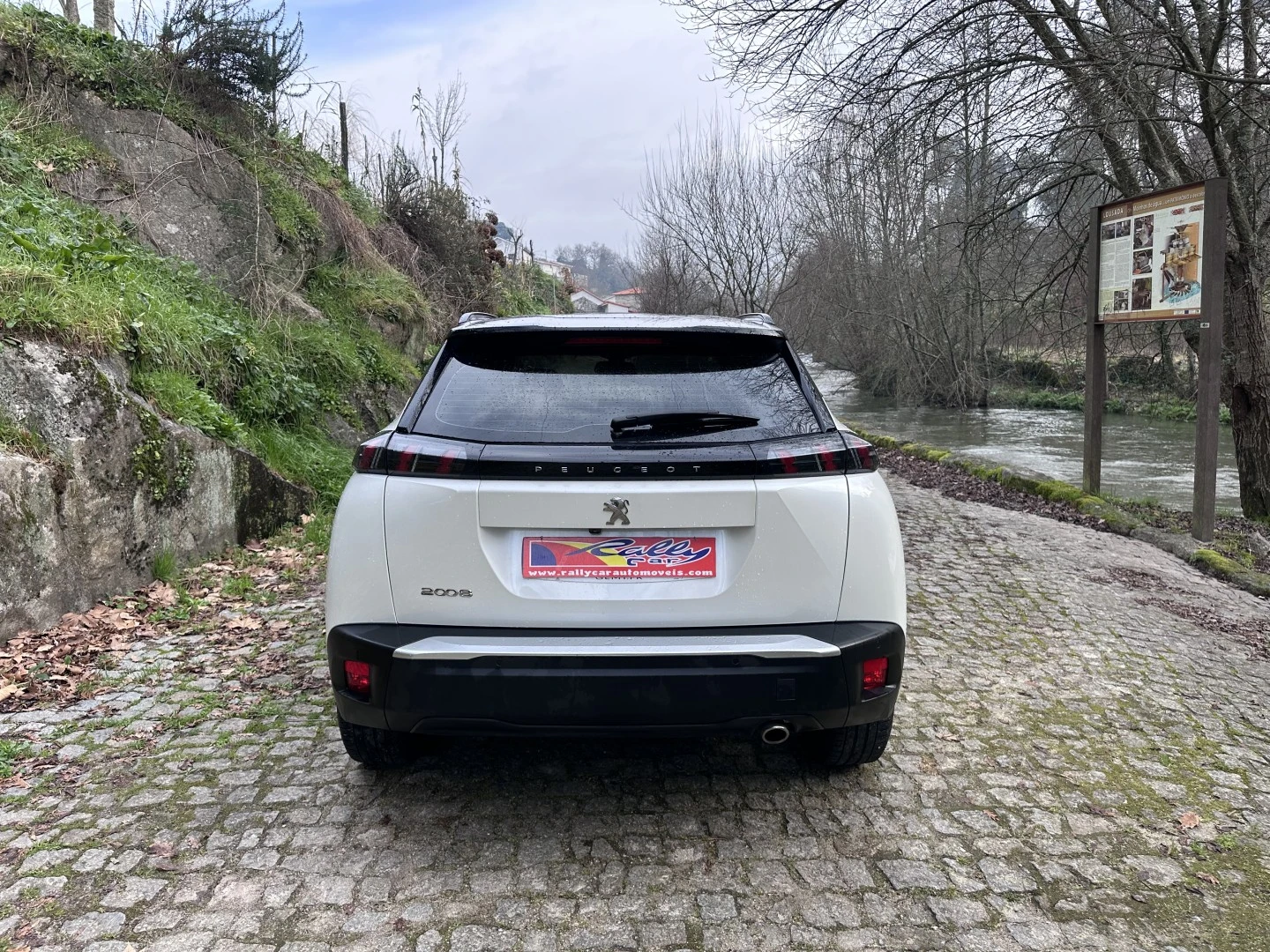 Peugeot 2008 1.5 BlueHDi Allure Pack EAT8