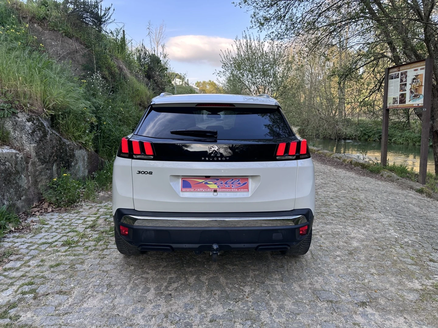Peugeot 3008 1.2 PureTech Allure EAT8