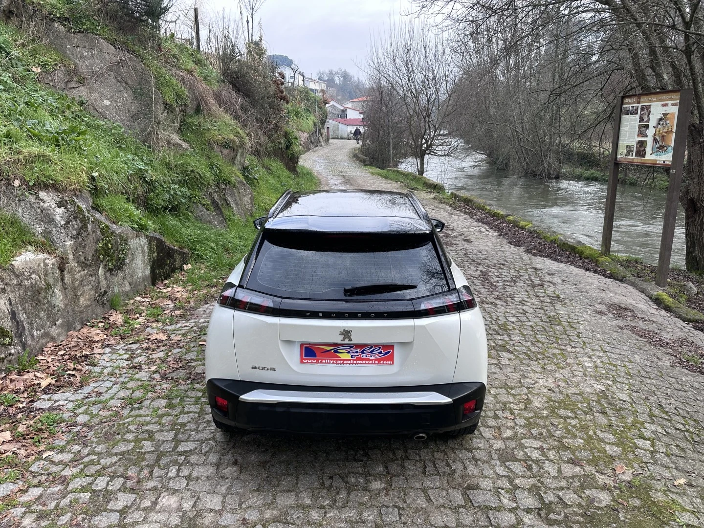 Peugeot 2008 1.5 BlueHDi Allure Pack EAT8