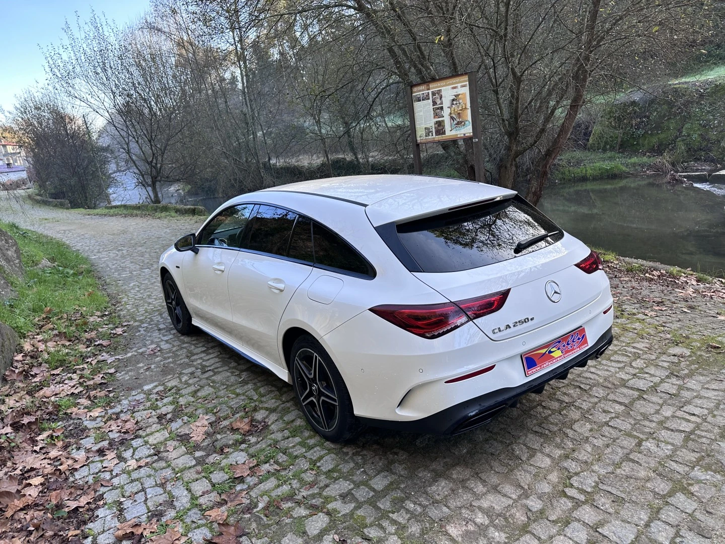 Mercedes-Benz CLA 250 e Shooting Brake AMG Line