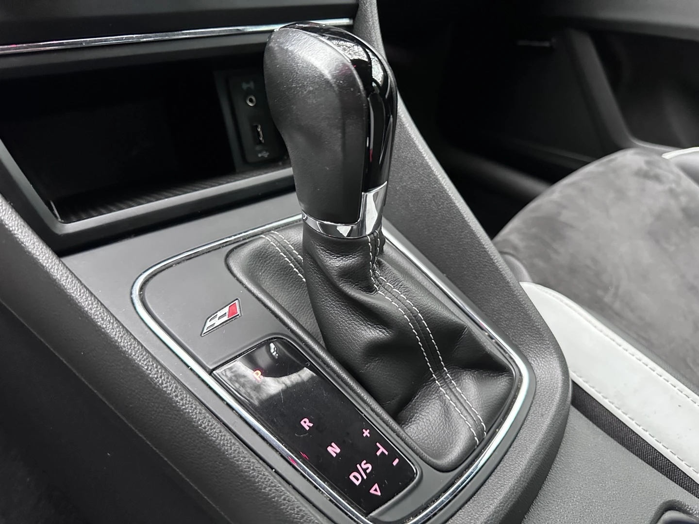 SEAT Leon 2.0 TSI Cupra DSG S/S