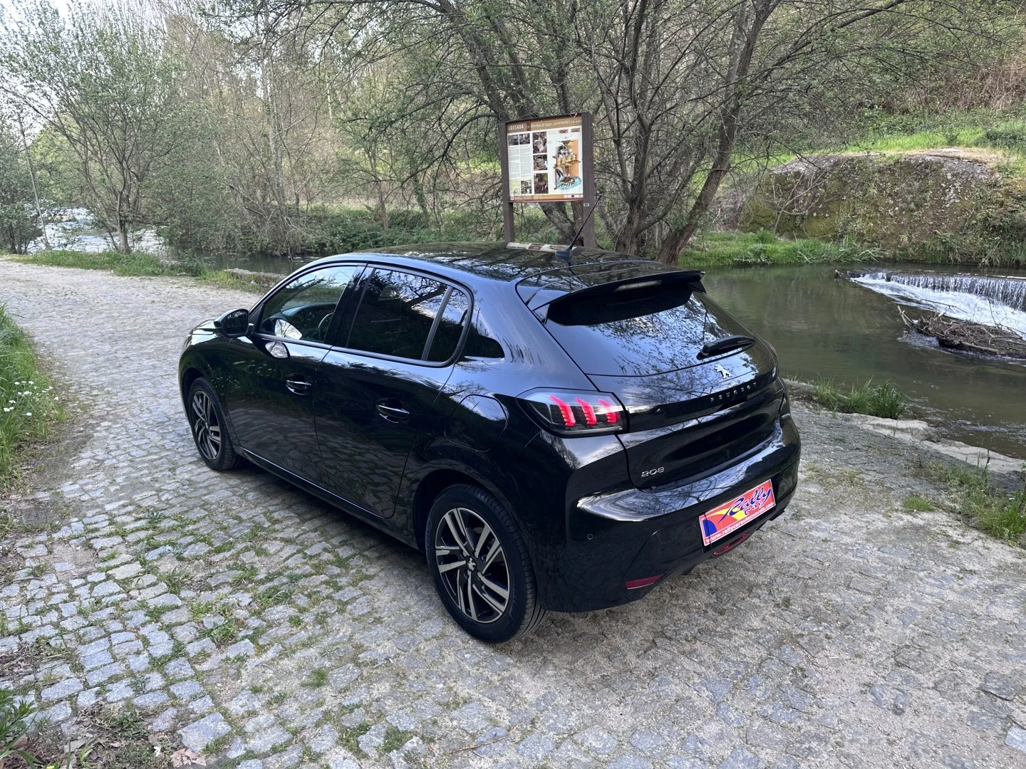 Peugeot 208 1.5 BlueHDi Allure