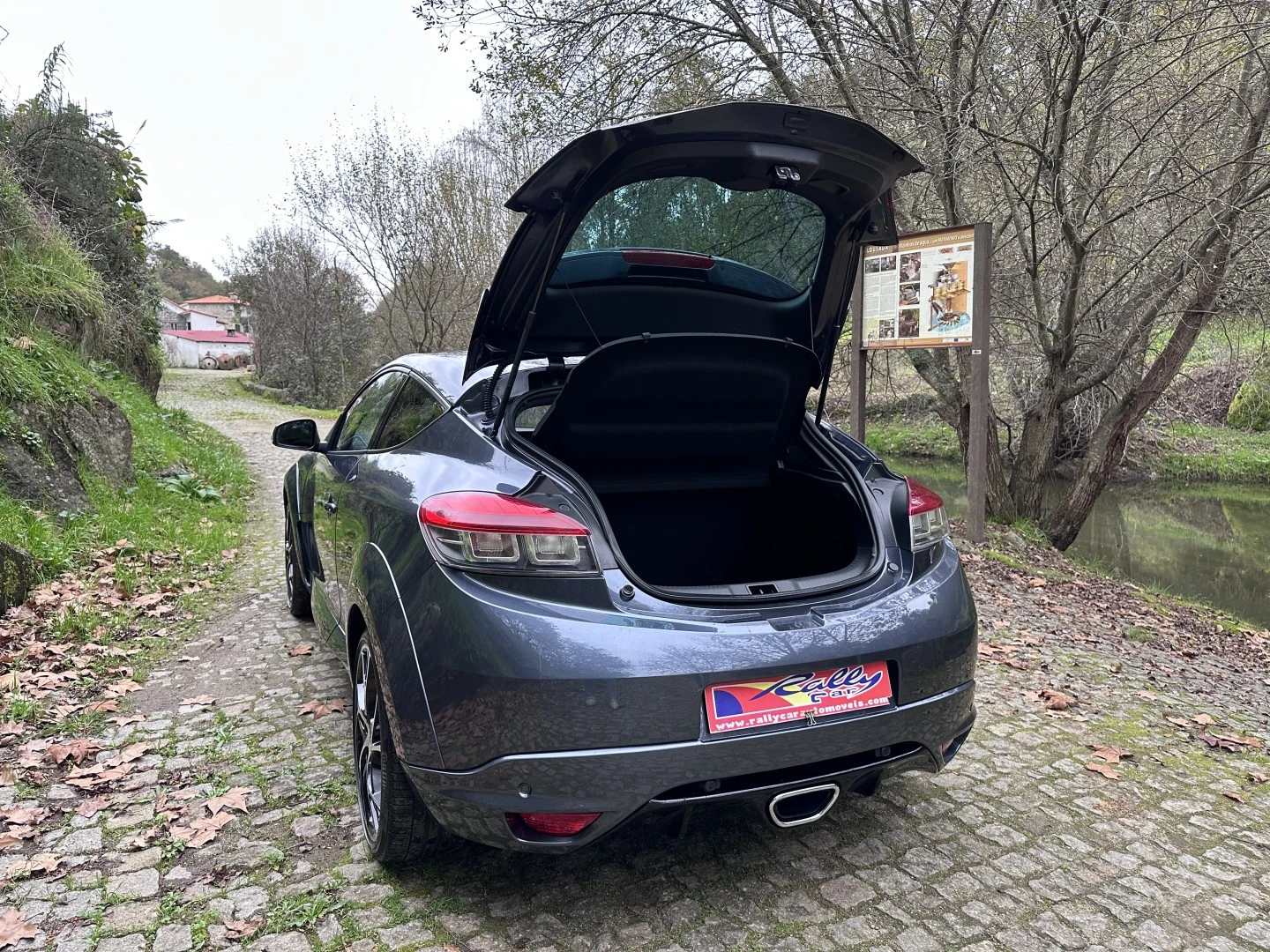 Renault Mégane Coupe TCe 265 R.S. Trophy
