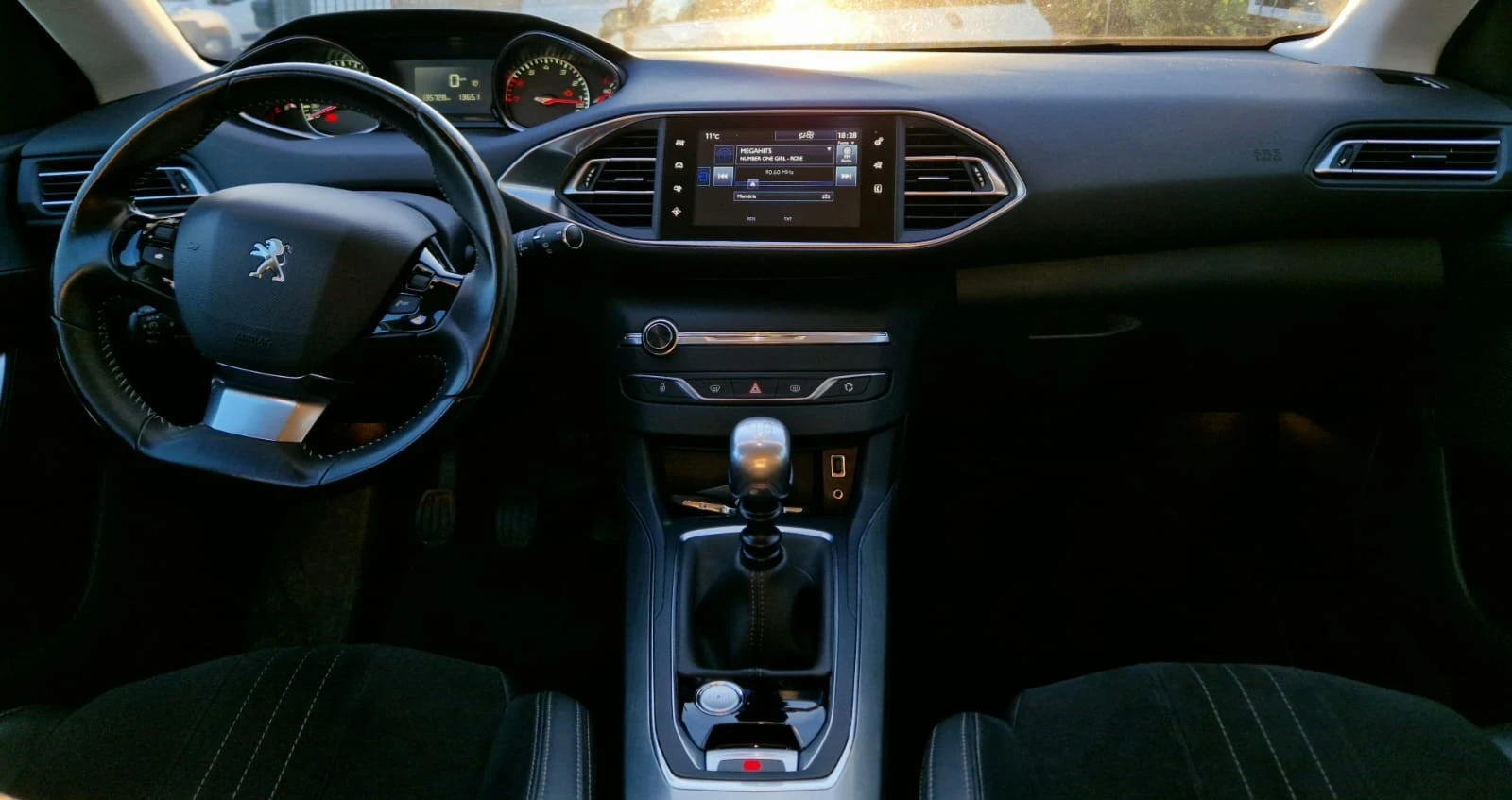 Peugeot 308 1.2 PureTech Allure J17