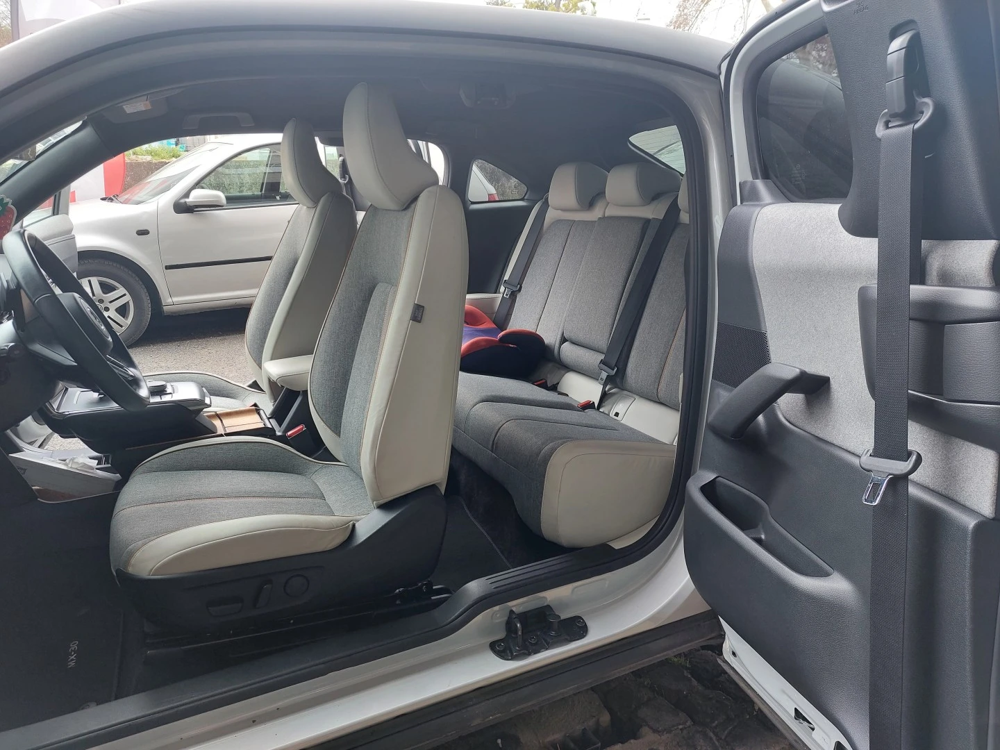 Mazda MX-30 e-SKYACTIV Advantage Industrial Vintage-(ALH)