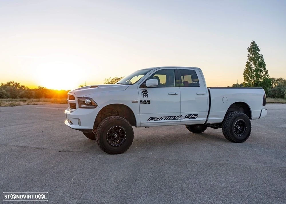 Dodge RAM 1500 5.7 V8 SPORT