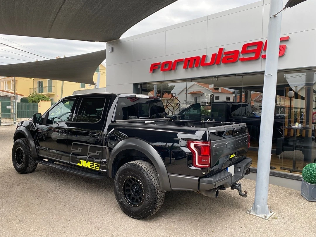 Ford F-150 RAPTOR 