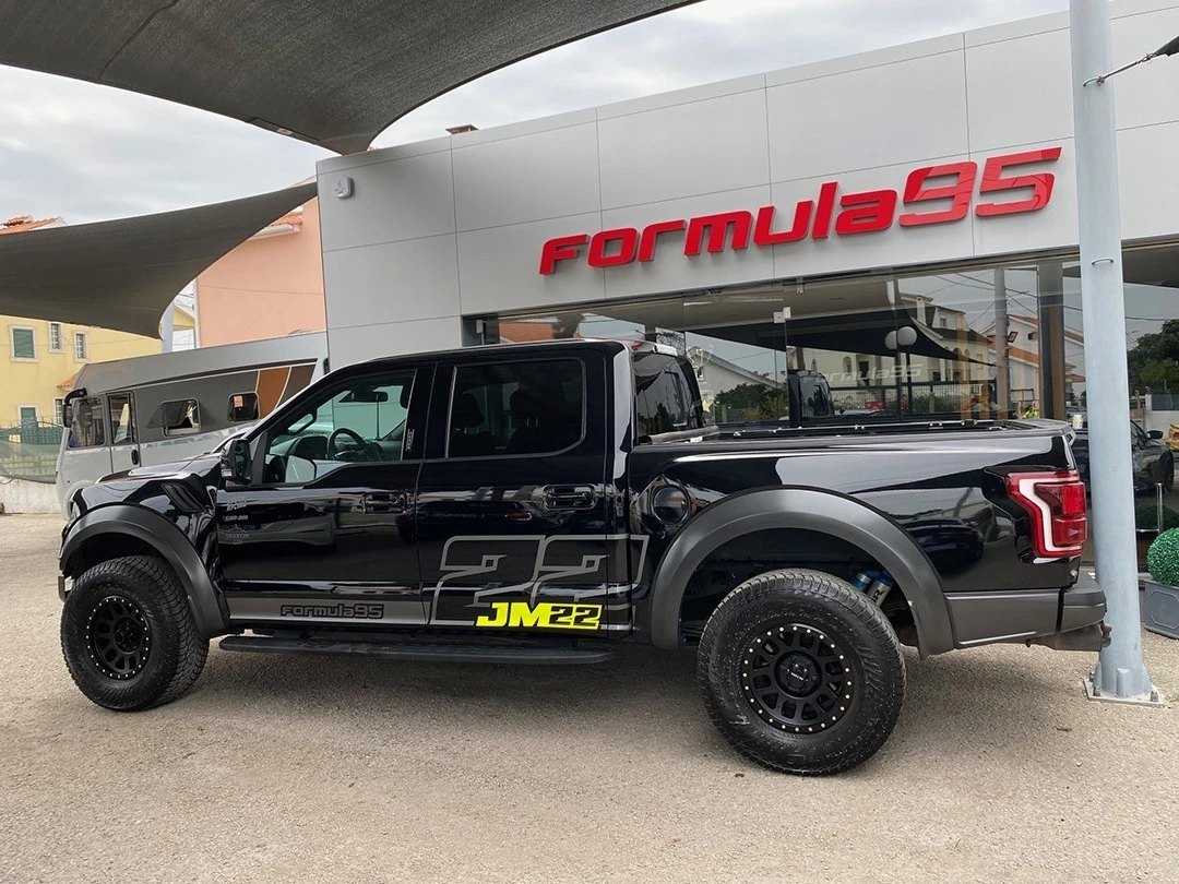 Ford F-150 RAPTOR 