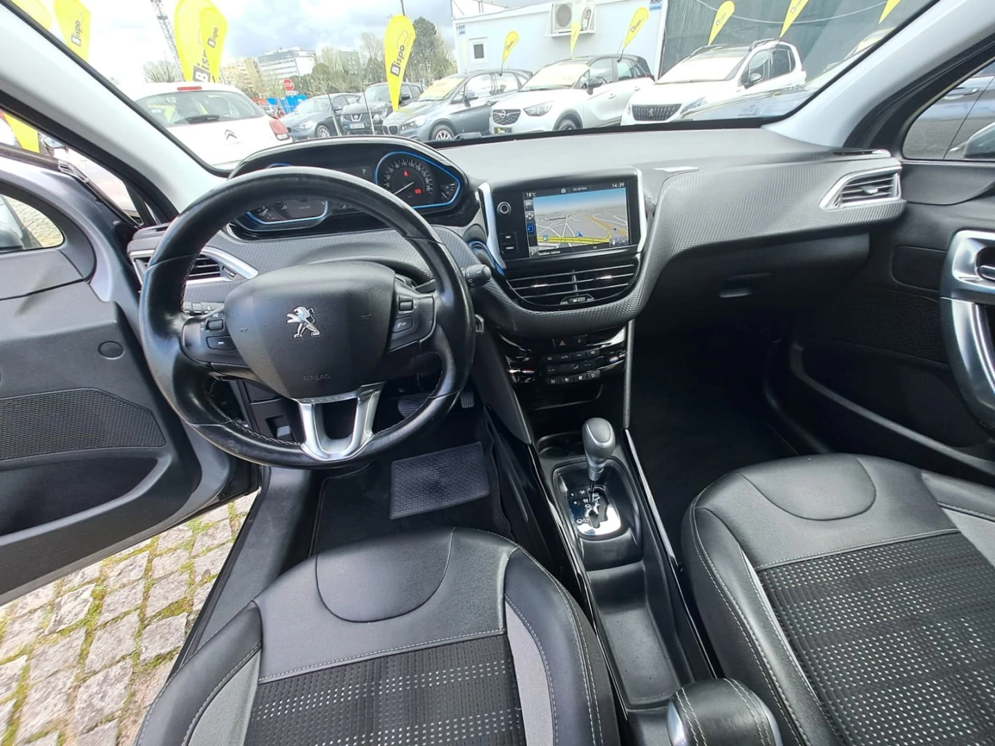 Peugeot 2008 1.2 PureTech Allure EAT6