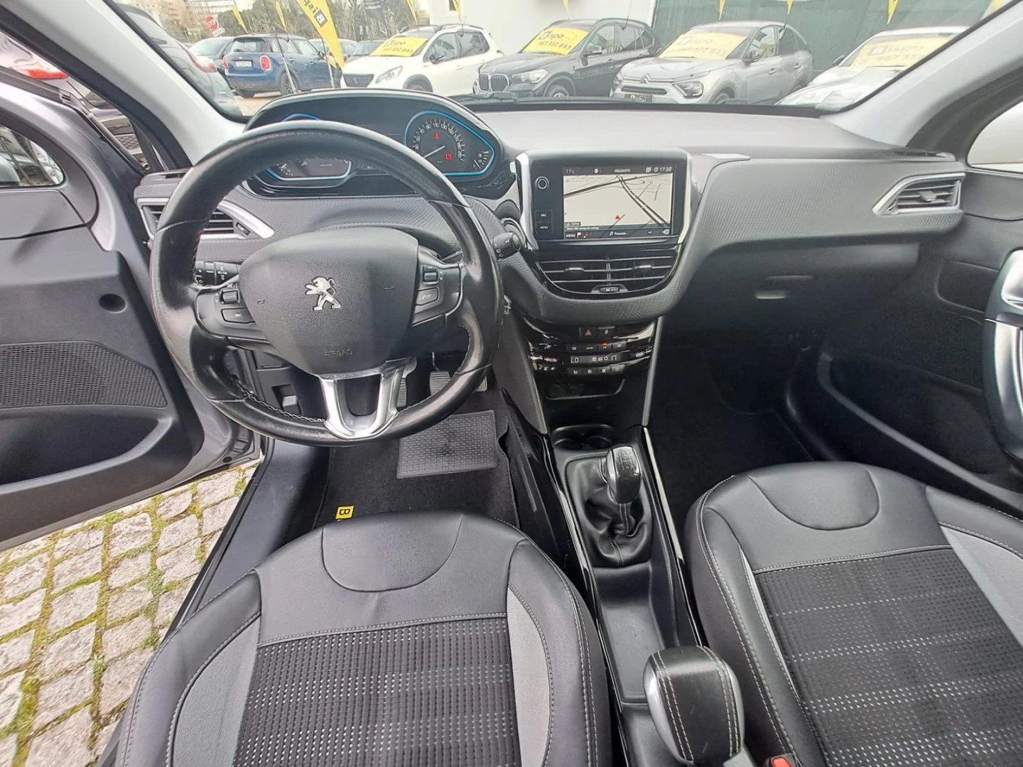 Peugeot 2008 1.2 PureTech Allure