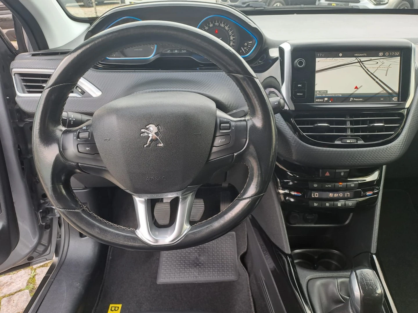 Peugeot 2008 1.2 PureTech Allure