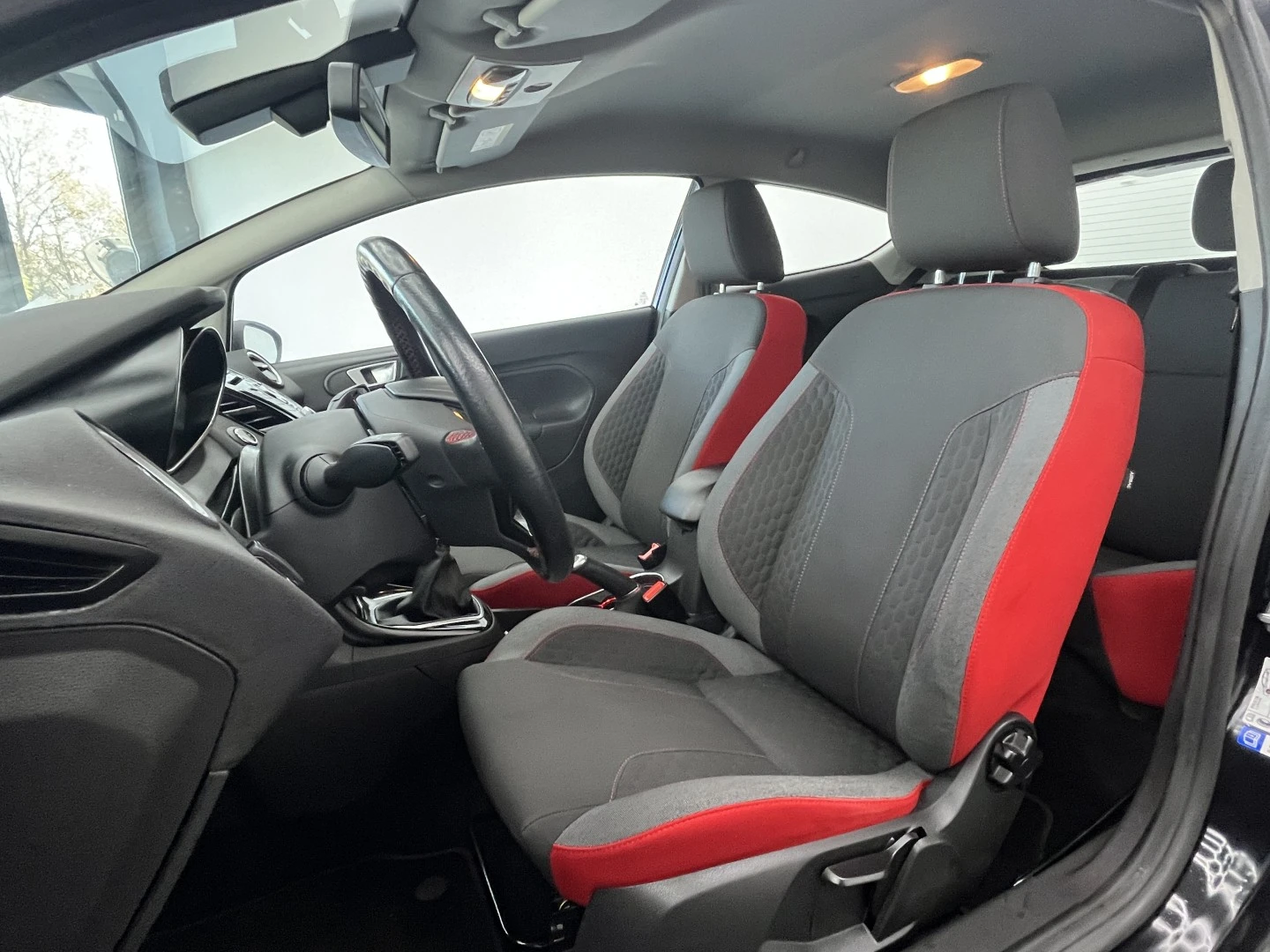 Ford Fiesta 1.0 T EcoBoost STLine Black&amp;RED