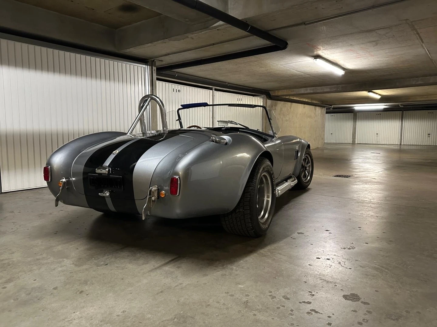 AC Cobra V8