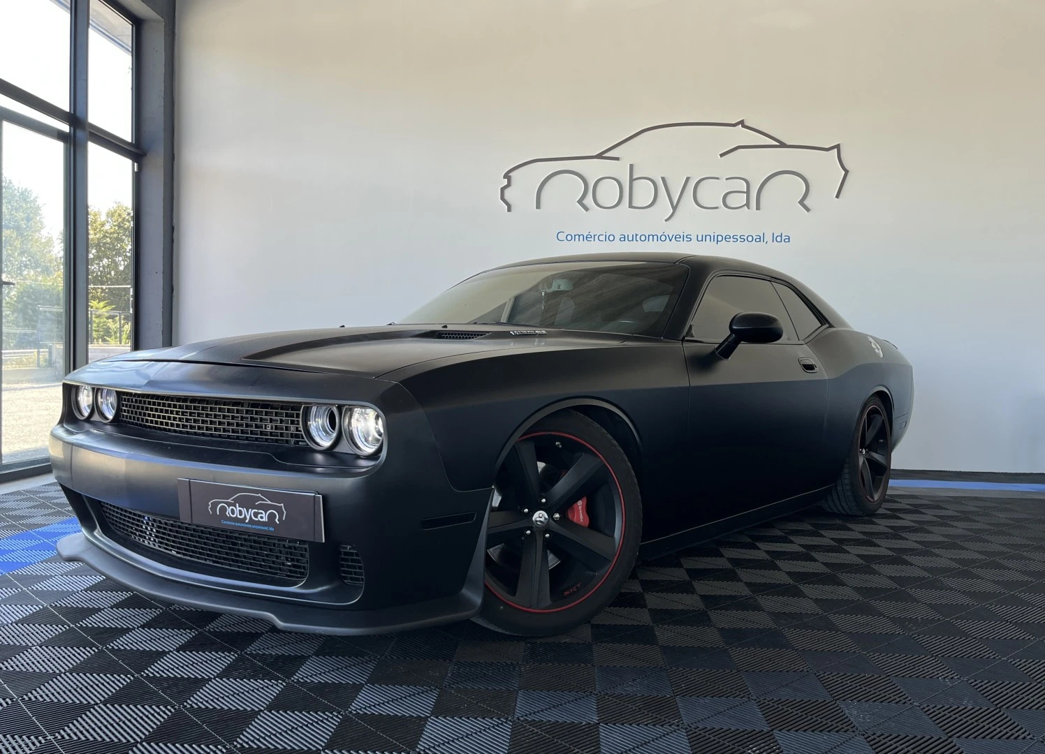 Dodge Challenger 6.1 SRT8