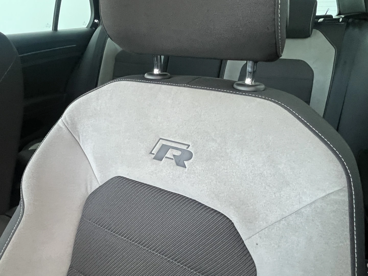 VW Golf 2.0 TSI R DSG