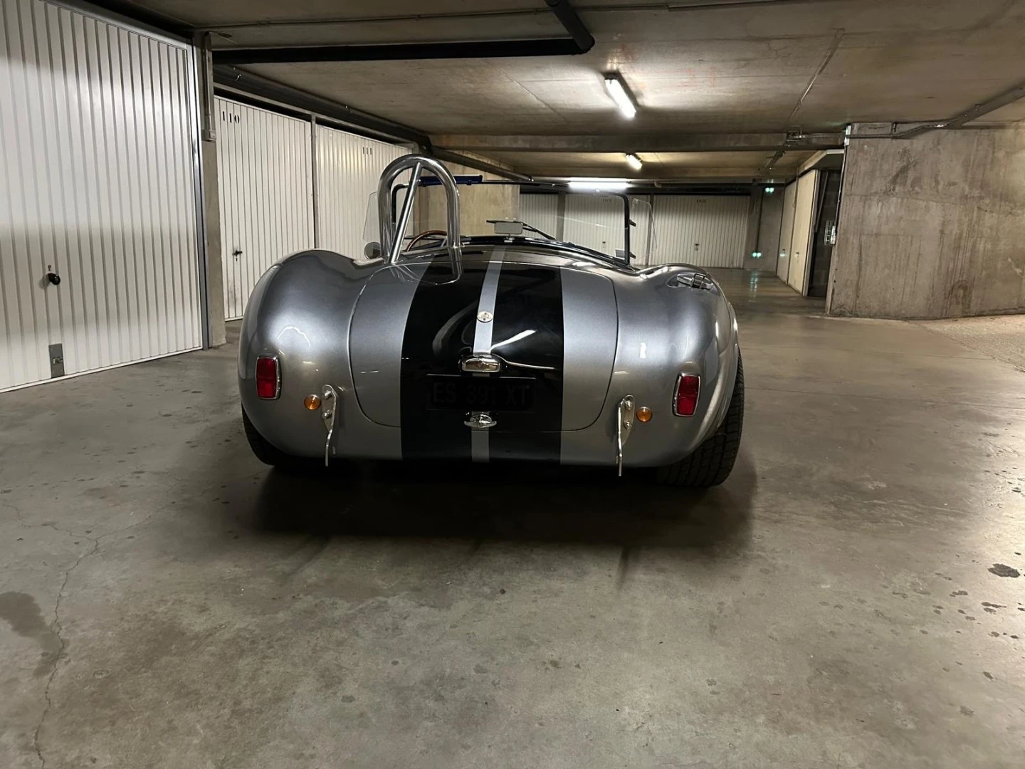 AC Cobra V8