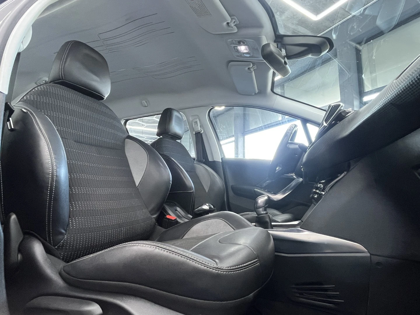 Peugeot 2008 1.2 PureTech Allure