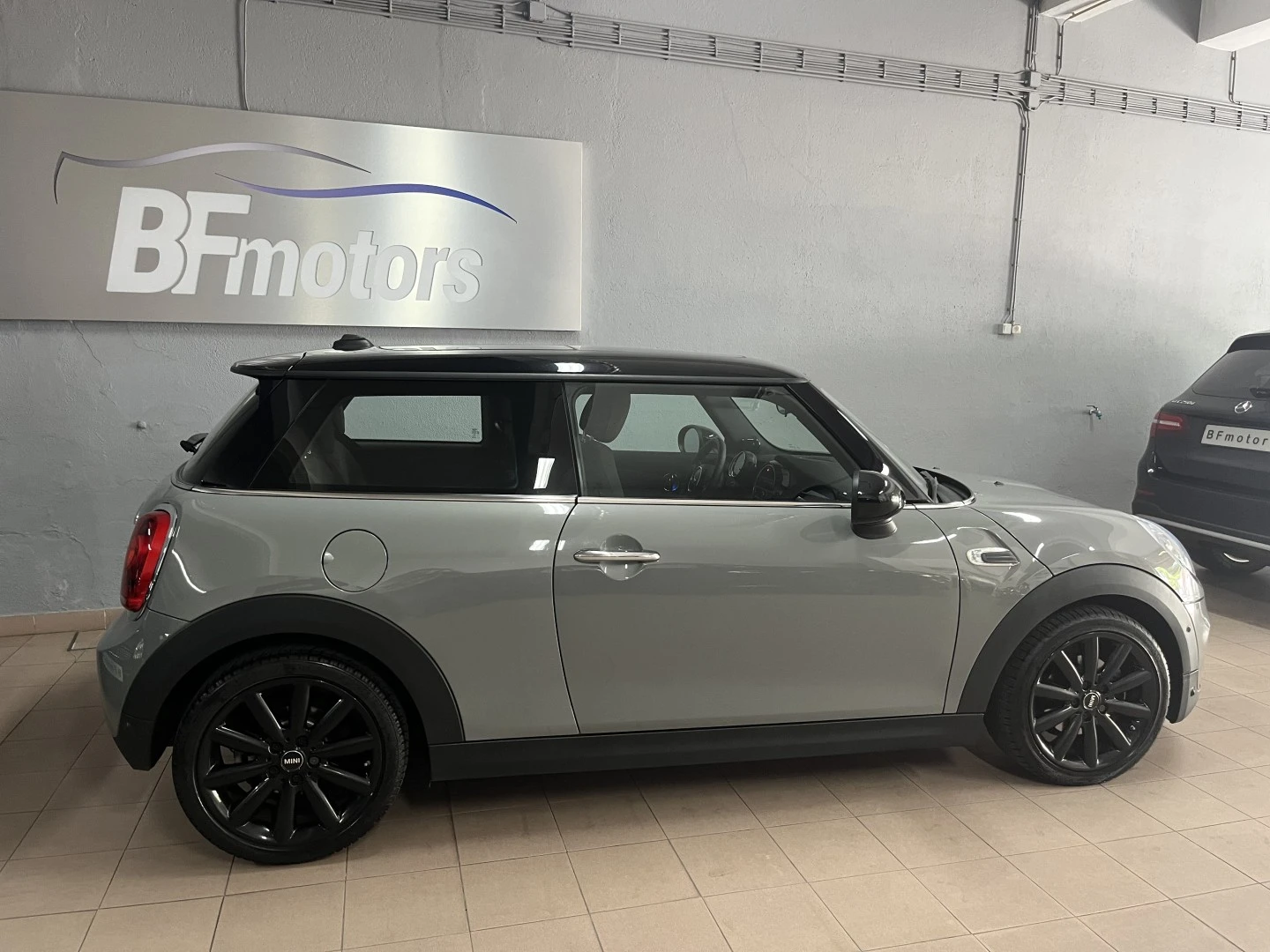 MINI Cooper D Auto