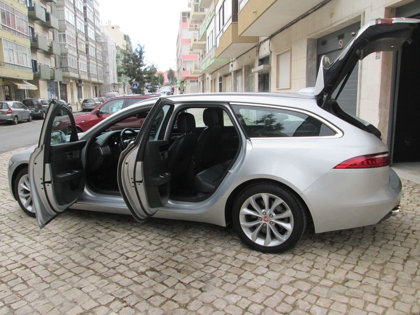 Jaguar XF Sportbrake 2.0 D R-Sport AWD Aut.