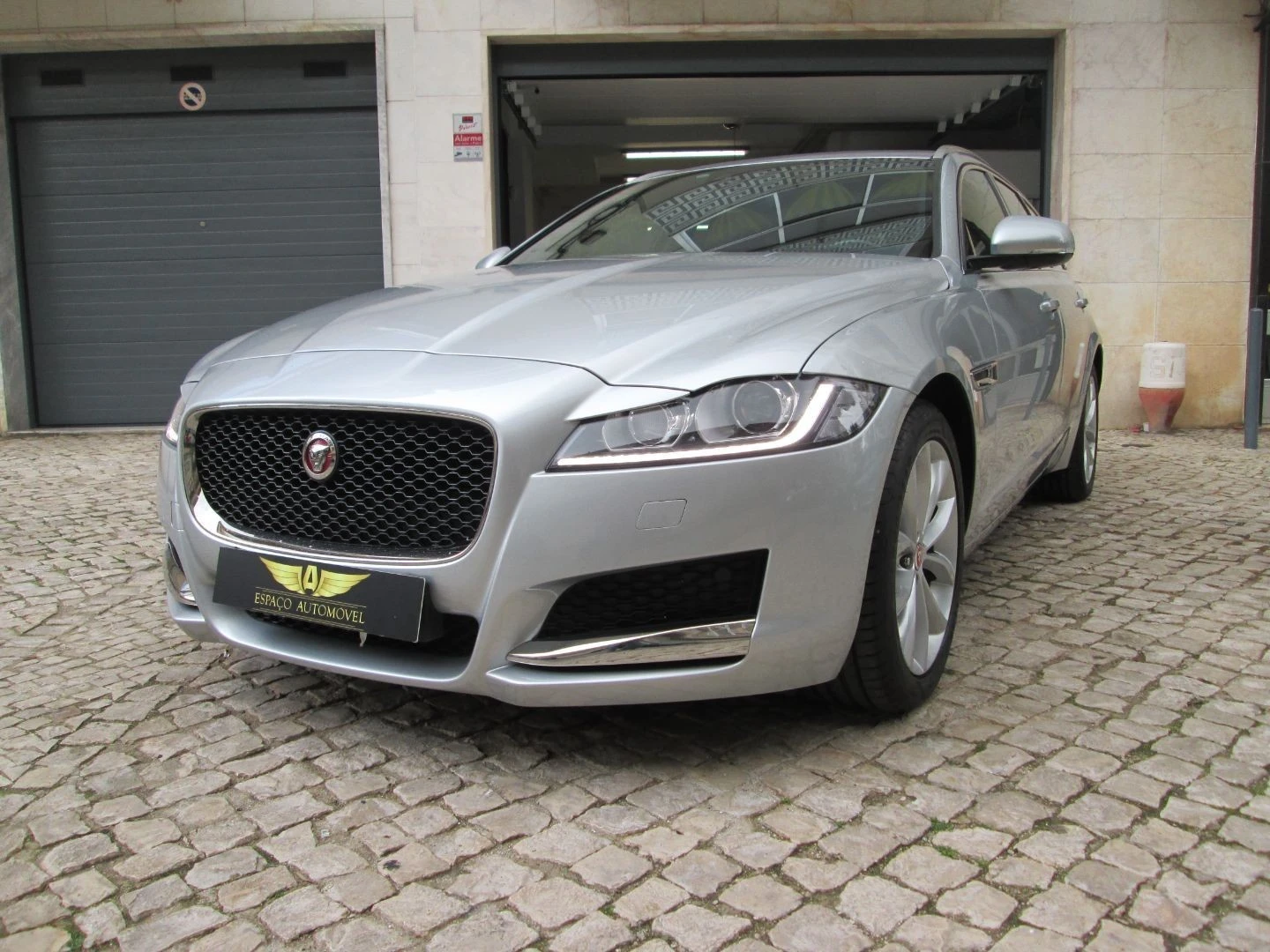 Jaguar XF Sportbrake 2.0 D R-Sport AWD Aut.