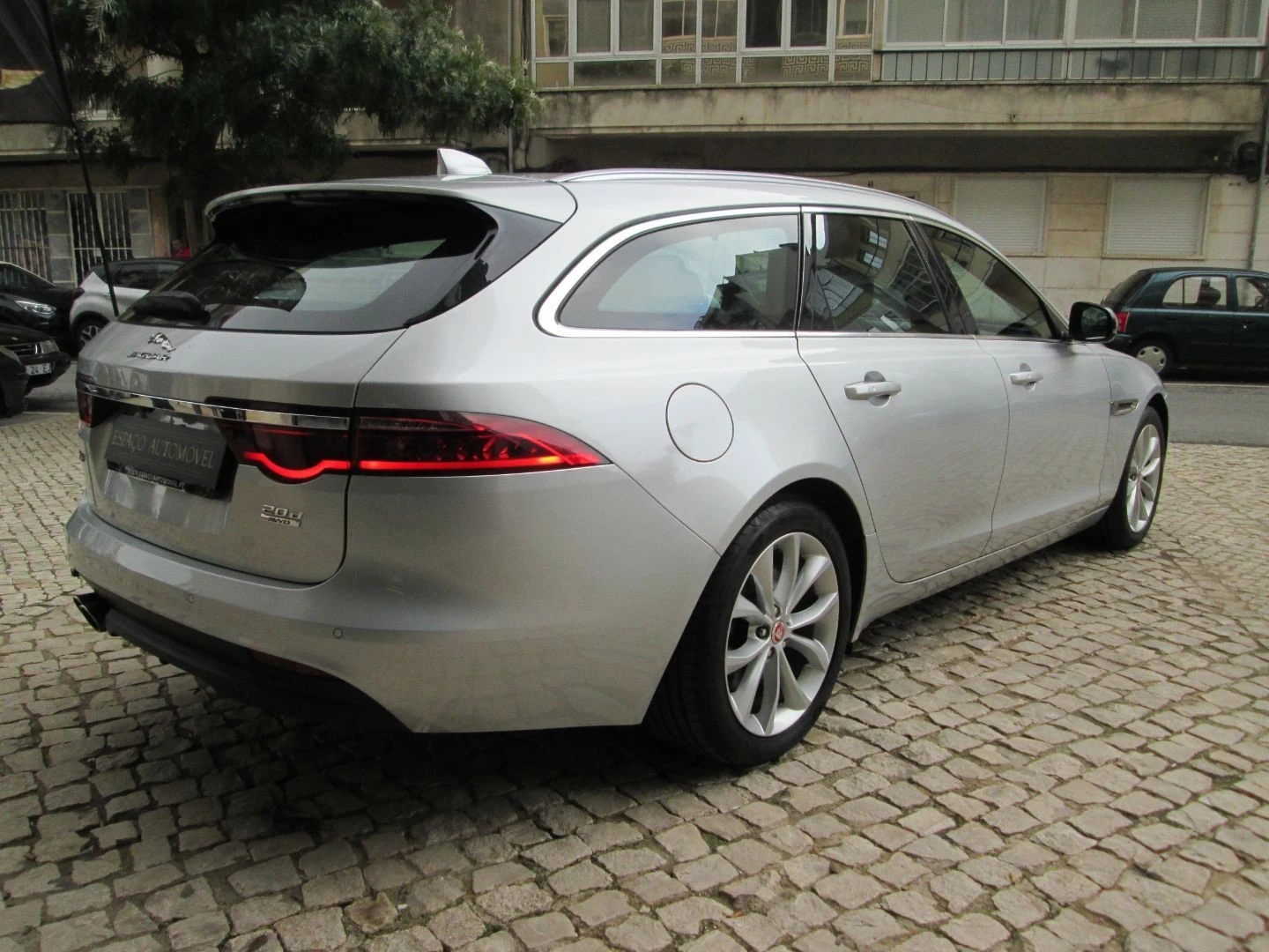 Jaguar XF Sportbrake 2.0 D R-Sport AWD Aut.