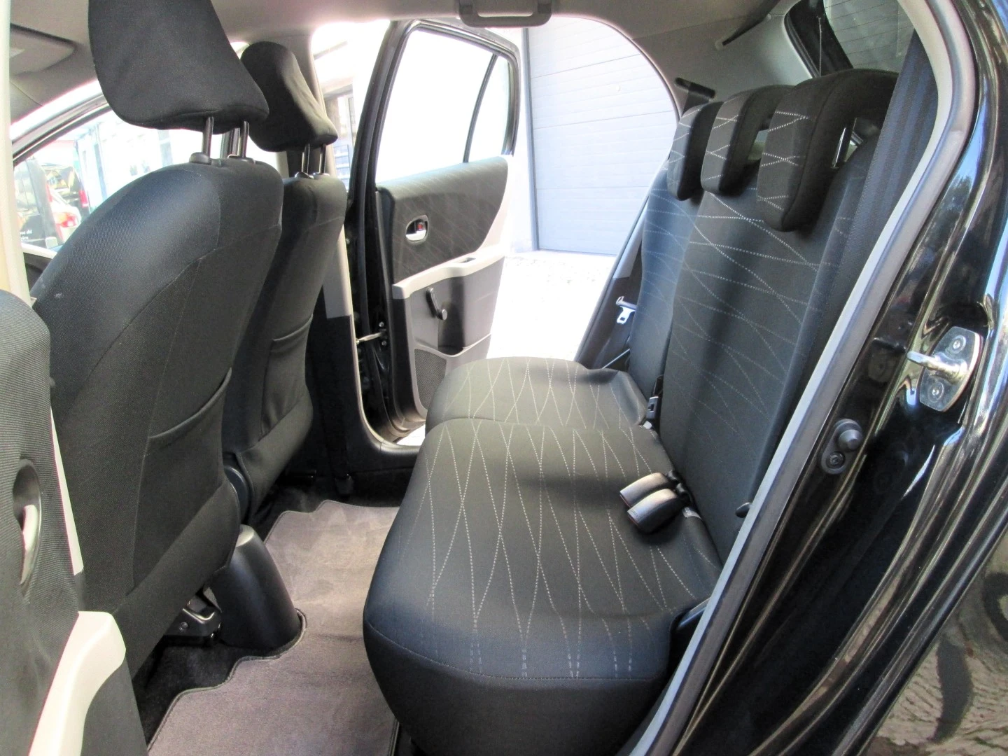 Toyota Yaris 1.0 VVT-i Sol High Pack MMT