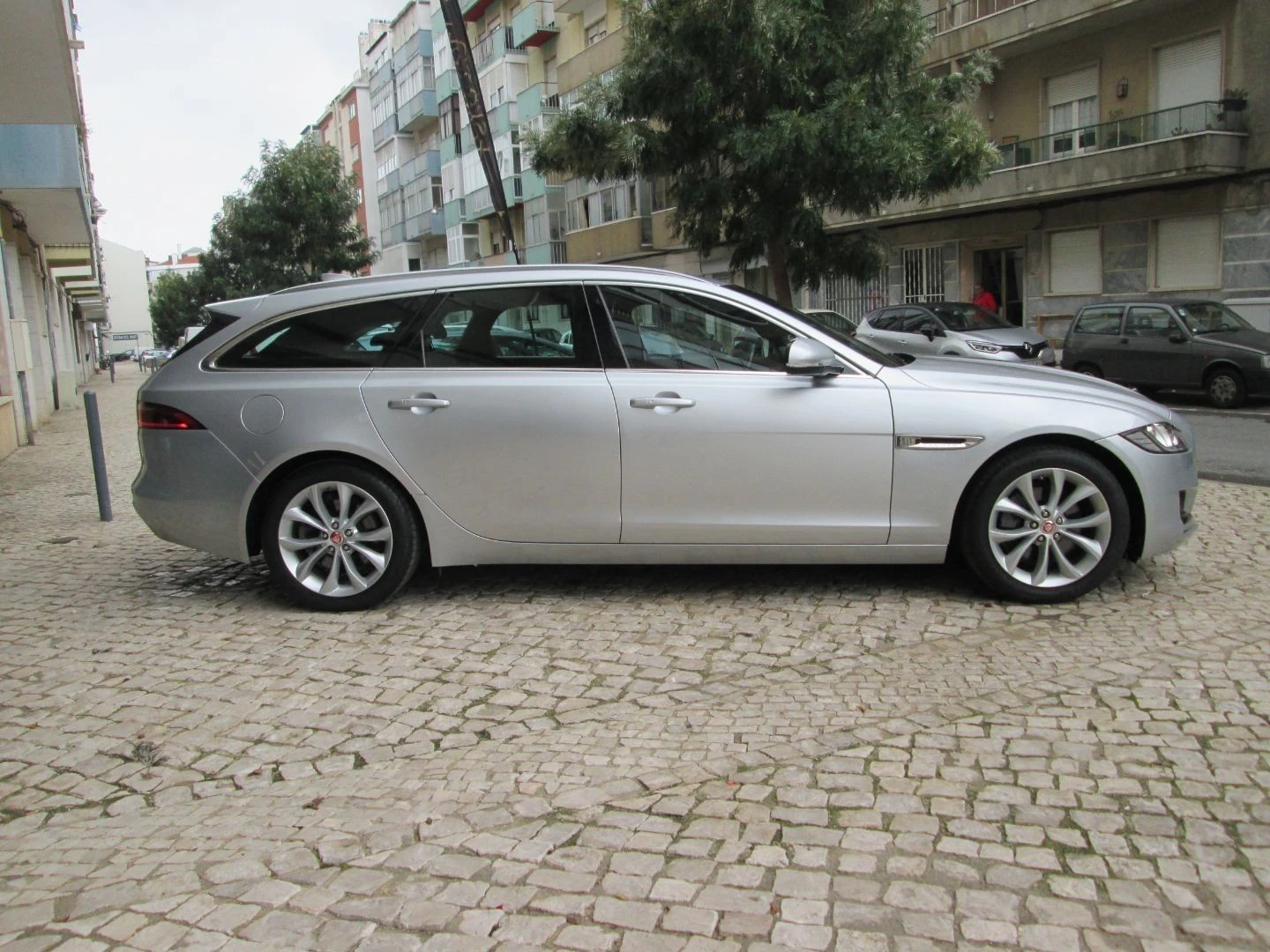 Jaguar XF Sportbrake 2.0 D R-Sport AWD Aut.