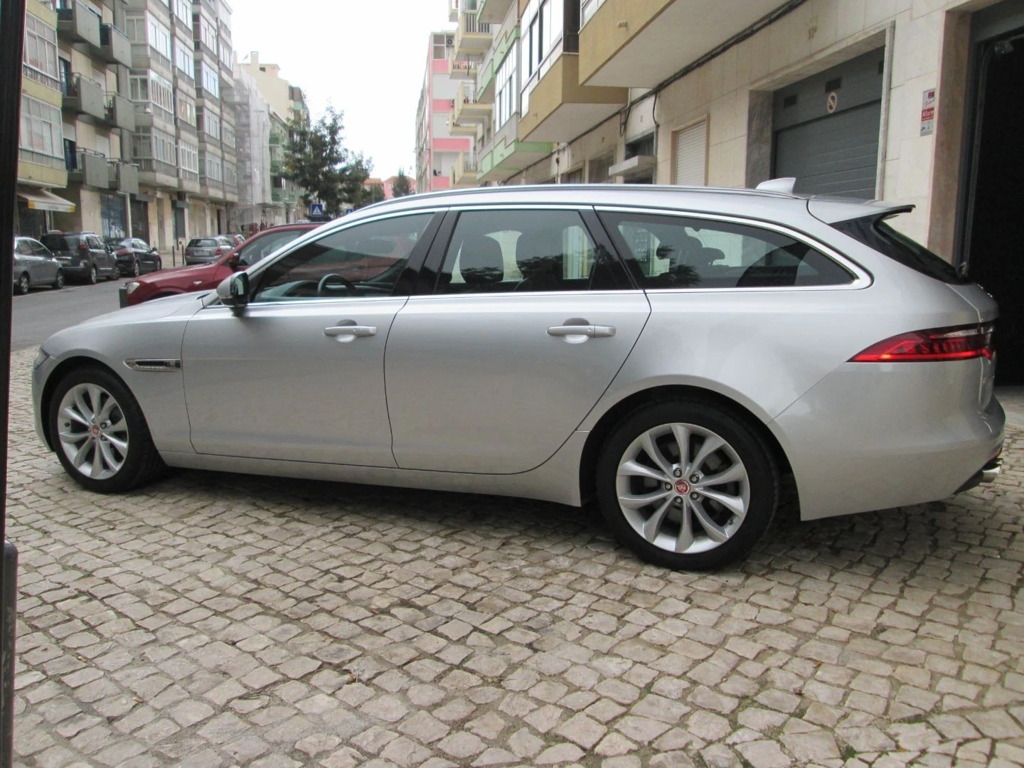 Jaguar XF Sportbrake 2.0 D R-Sport AWD Aut.