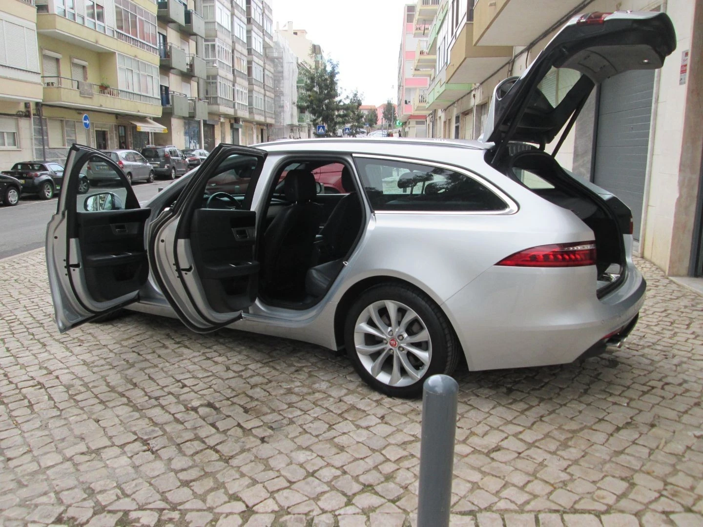 Jaguar XF Sportbrake 2.0 D R-Sport AWD Aut.