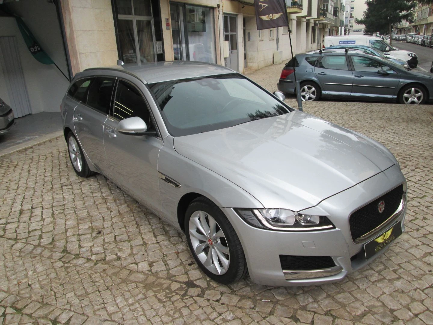 Jaguar XF Sportbrake 2.0 D R-Sport AWD Aut.