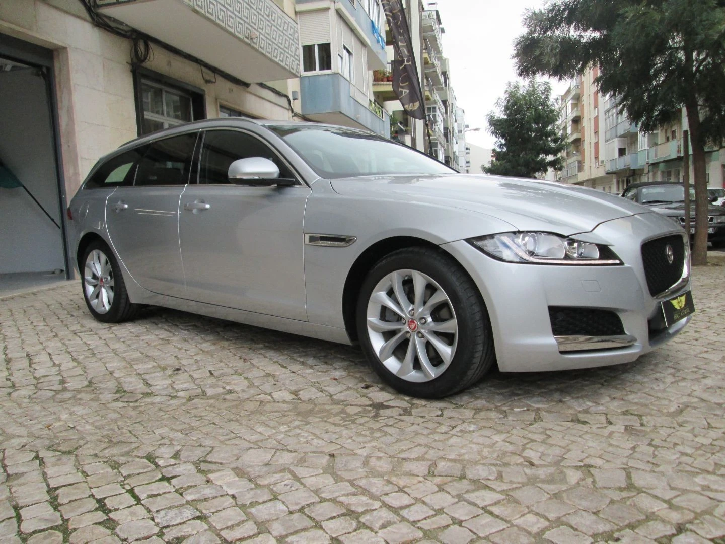 Jaguar XF Sportbrake 2.0 D R-Sport AWD Aut.