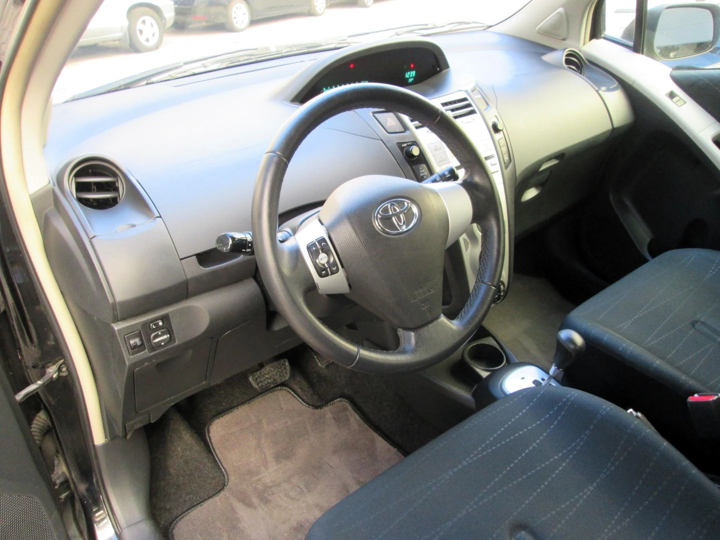 Toyota Yaris 1.0 VVT-i Sol High Pack MMT