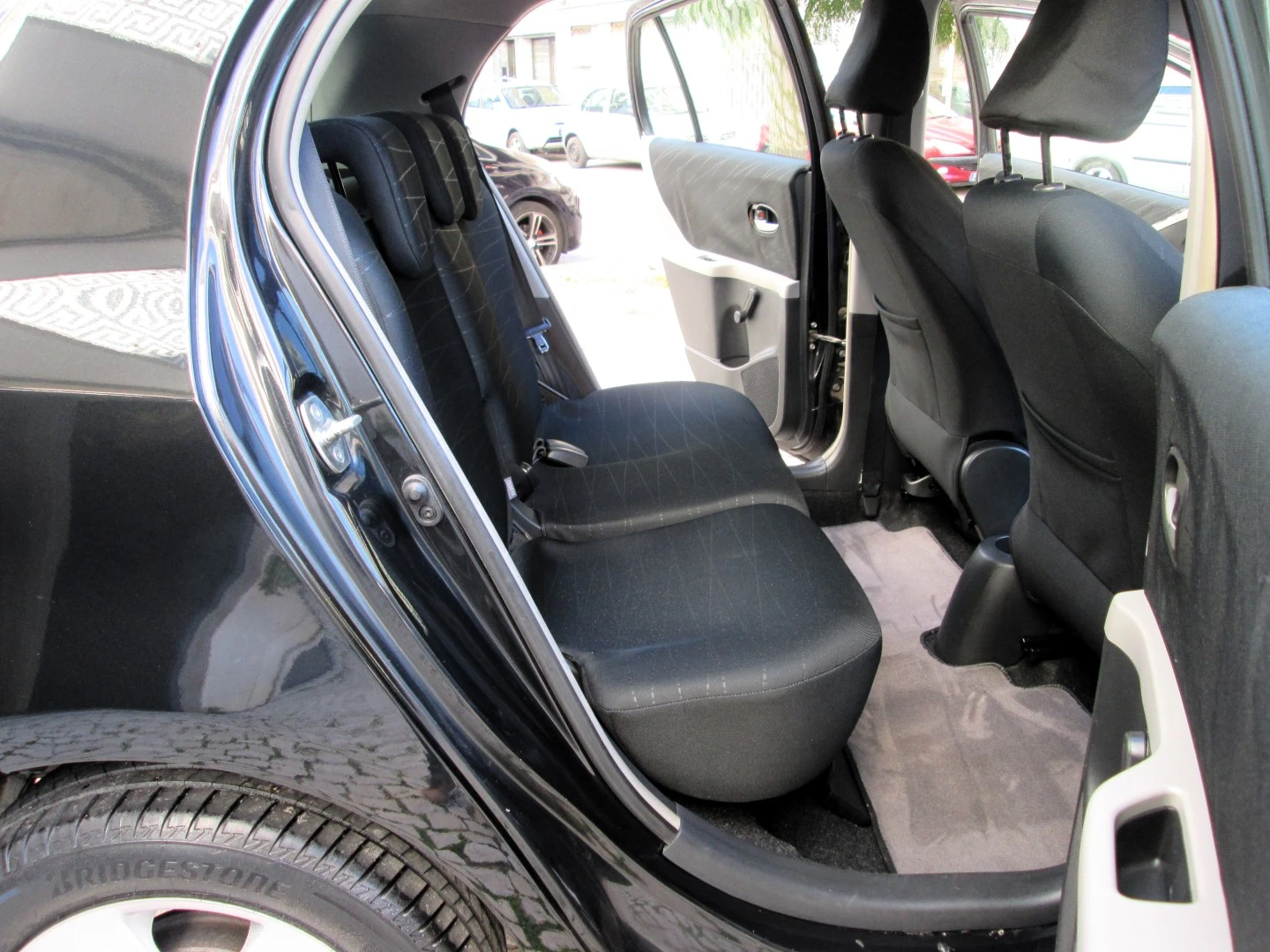 Toyota Yaris 1.0 VVT-i Sol High Pack MMT