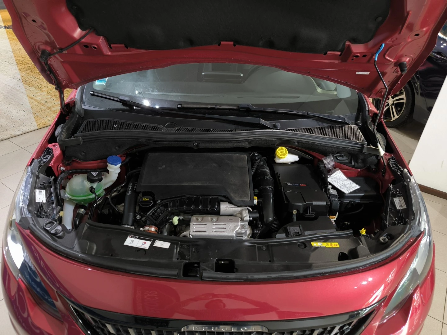 Peugeot 2008 1.2 PureTech Crossway EAT6