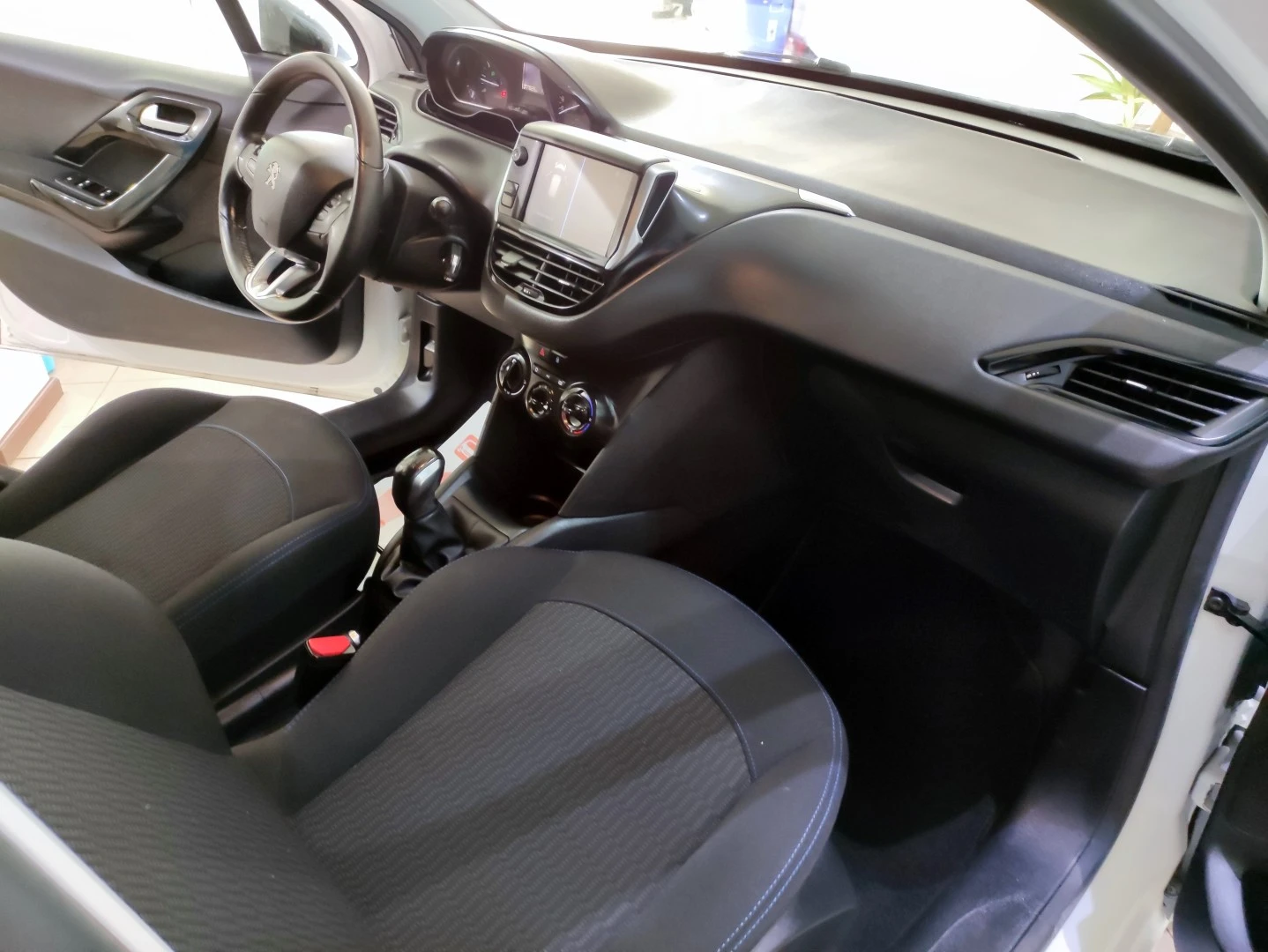 Peugeot 208 PureTech 82 Start &amp; Stop Active
