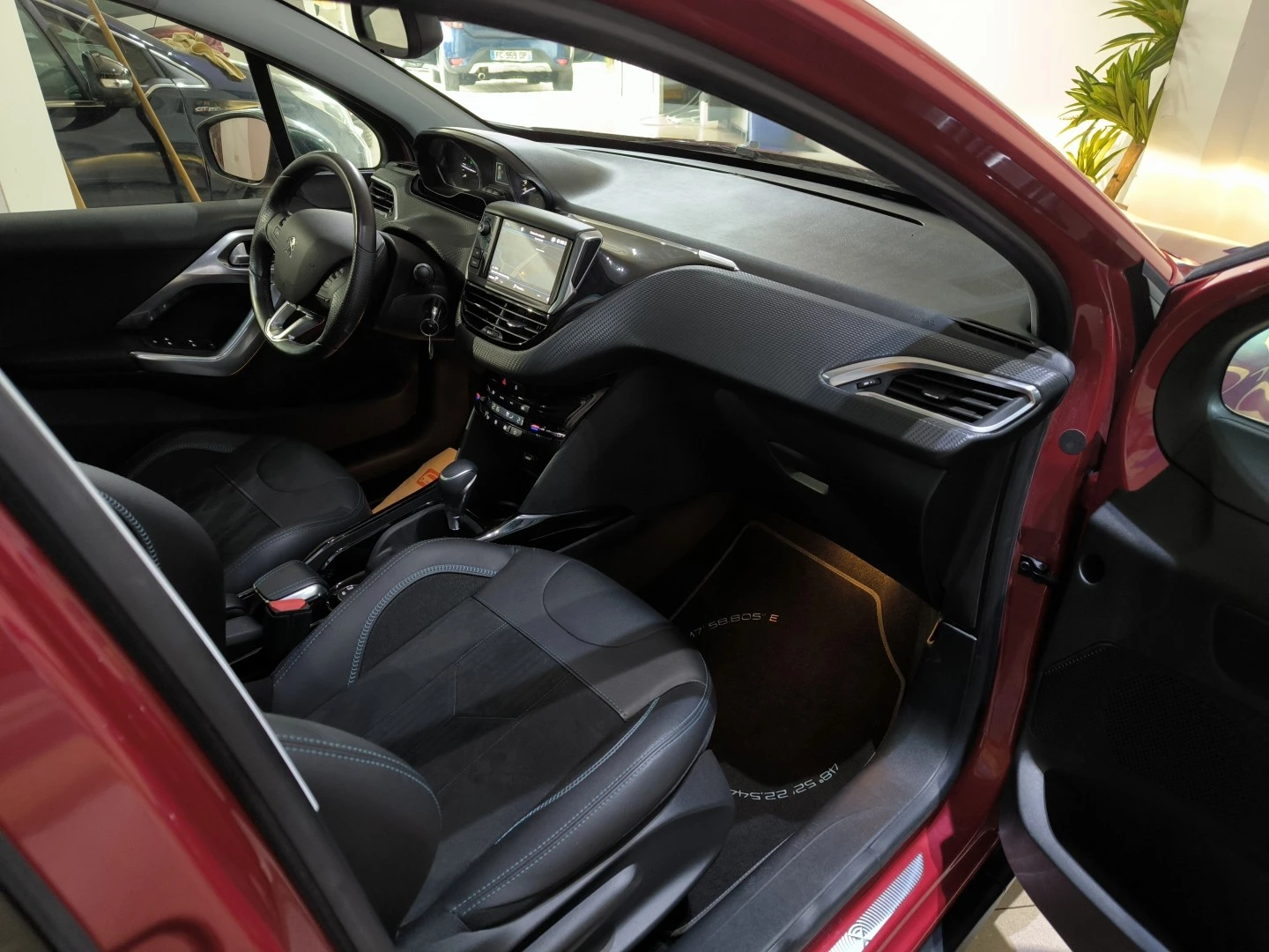 Peugeot 2008 1.2 PureTech Crossway EAT6