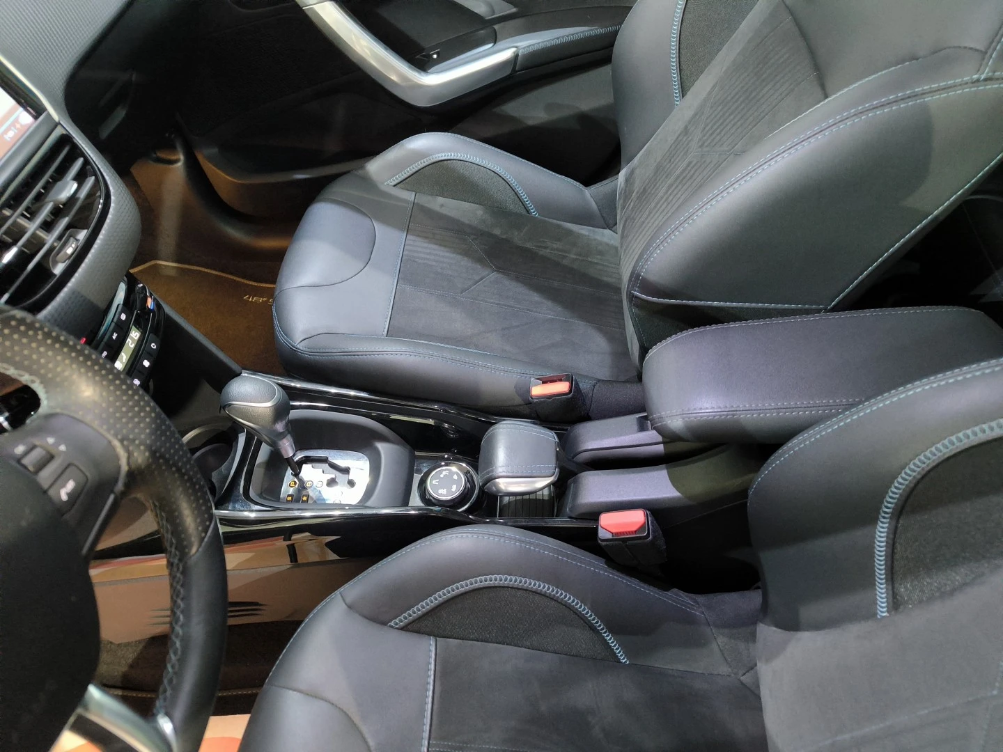 Peugeot 2008 1.2 PureTech Crossway EAT6