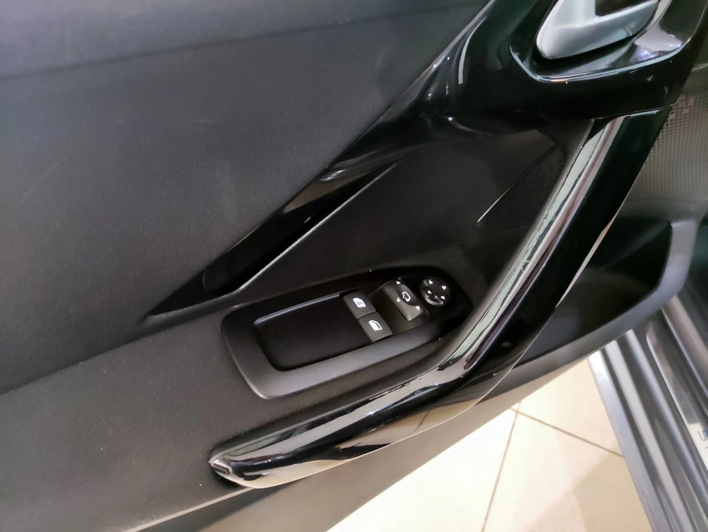Peugeot 208 PureTech 82 Start &amp; Stop Style