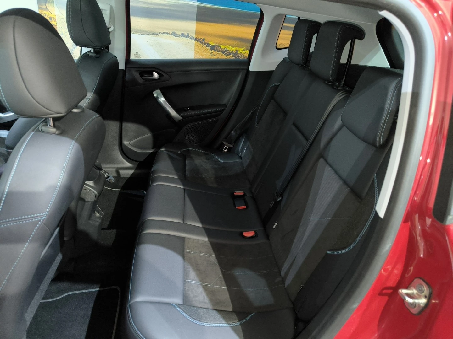 Peugeot 2008 1.2 PureTech Crossway EAT6