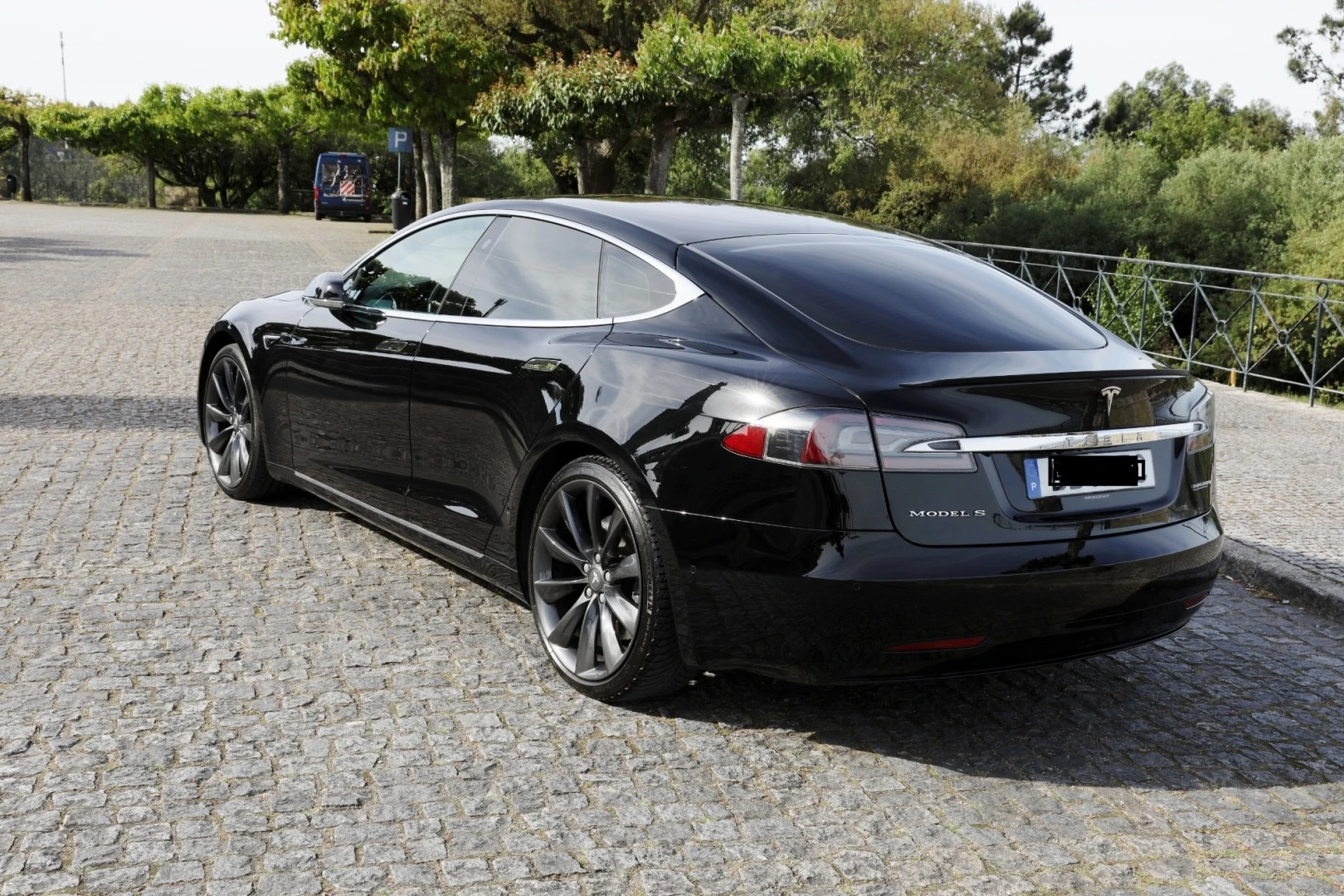 Tesla Model S 75D AWD