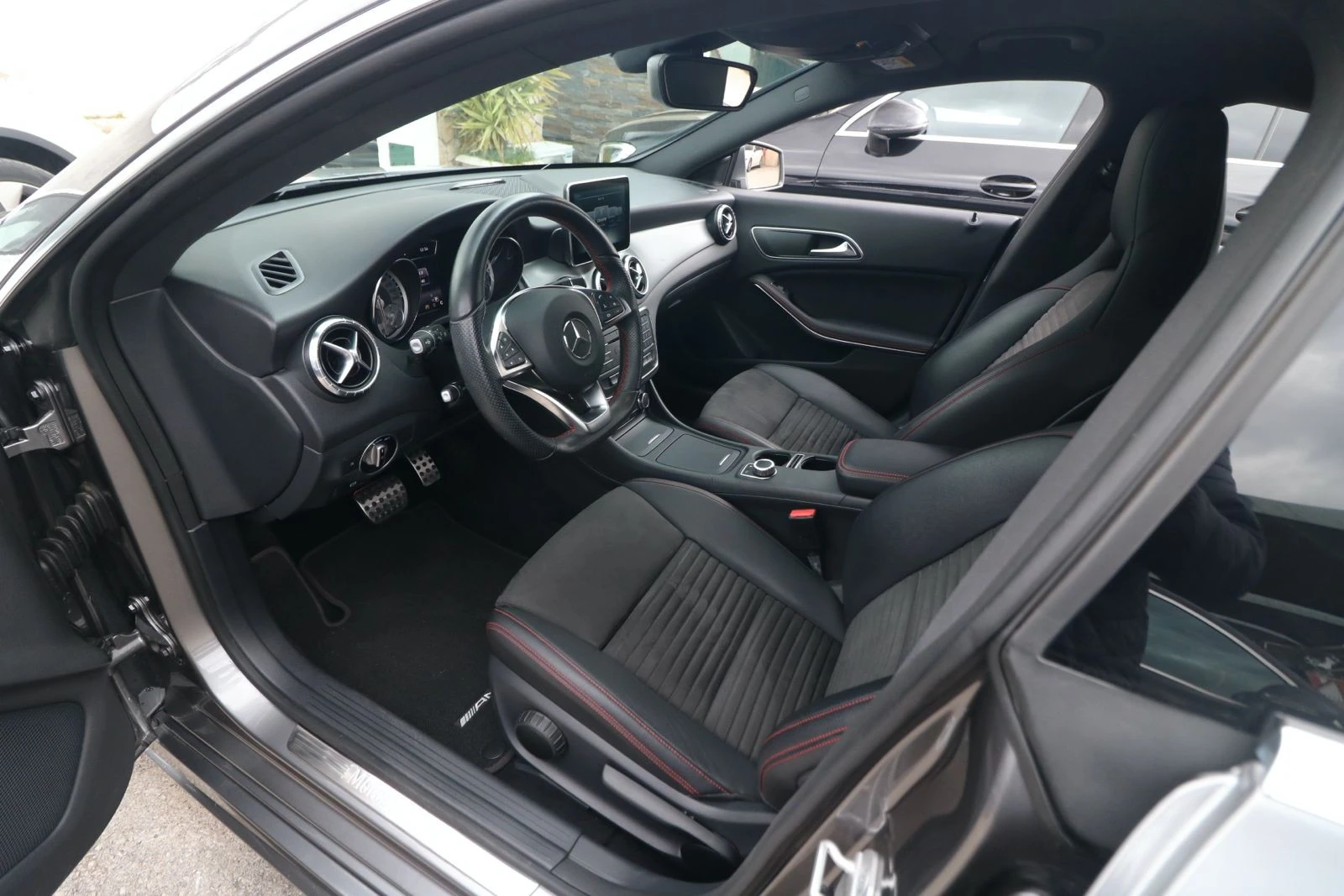 Mercedes-Benz CLA 220 d Shooting Brake AMG Line Aut.