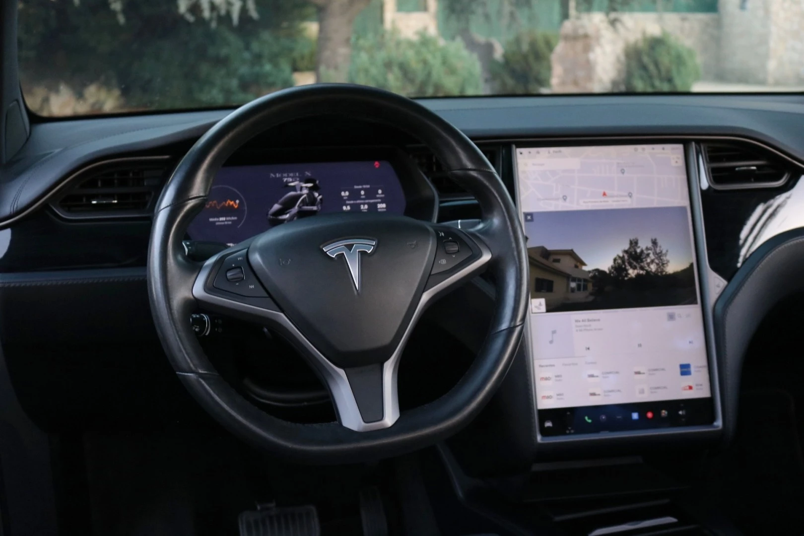 Tesla Model X 75D