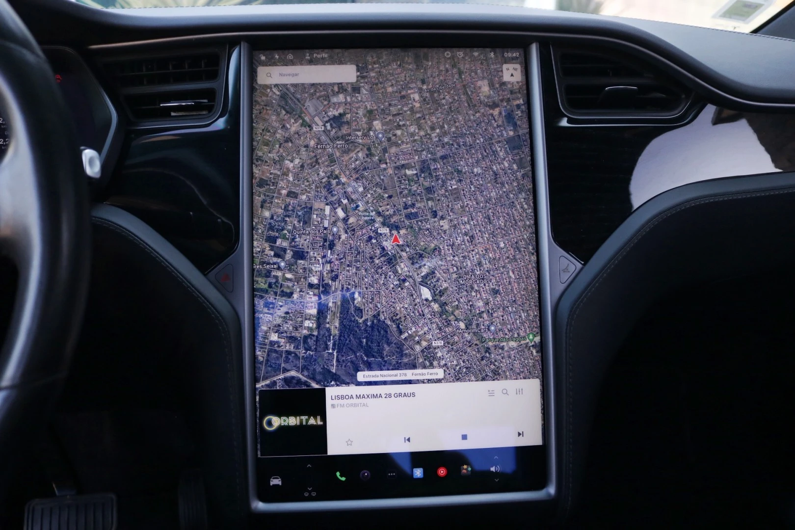 Tesla Model X 75D