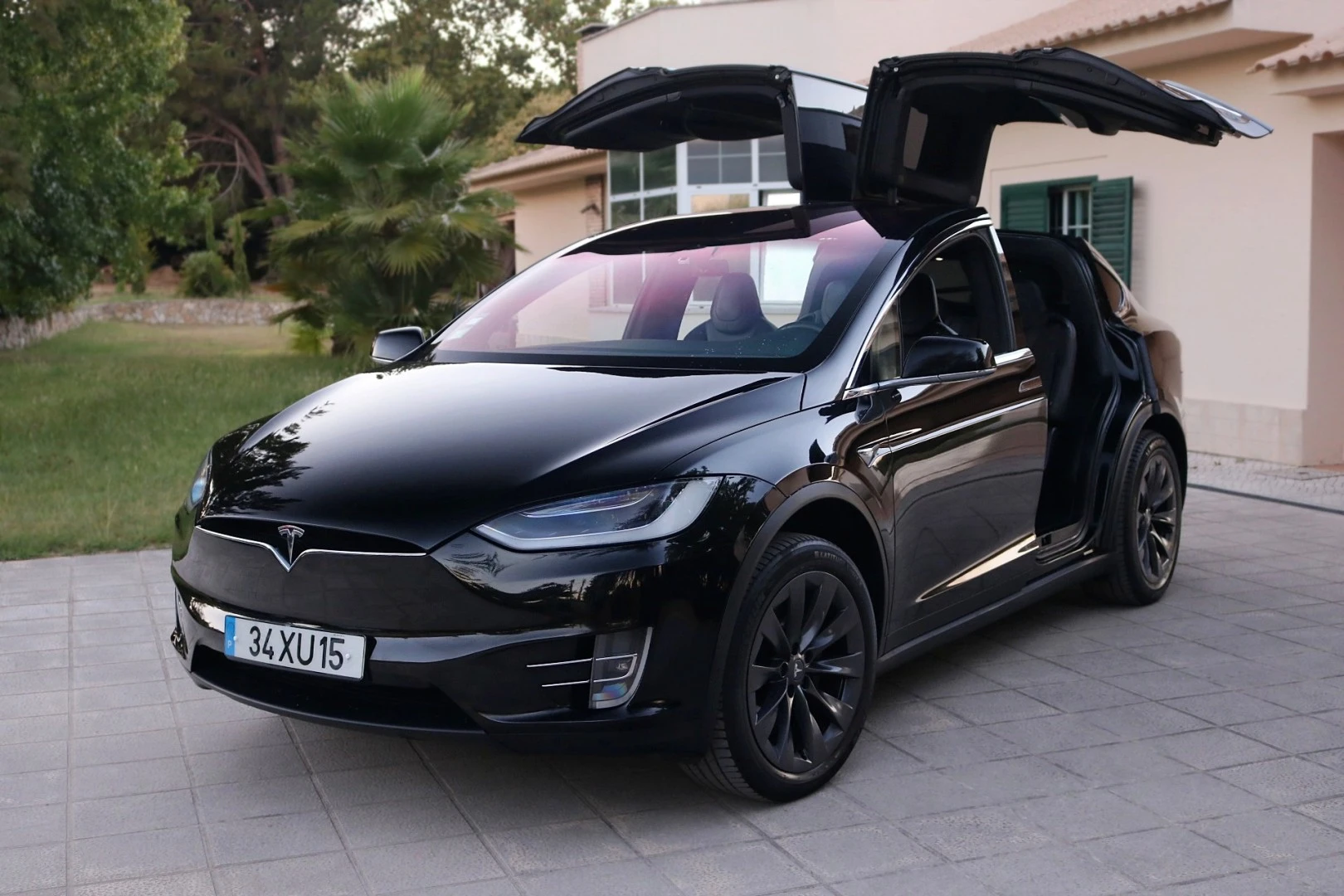 Tesla Model X 75D